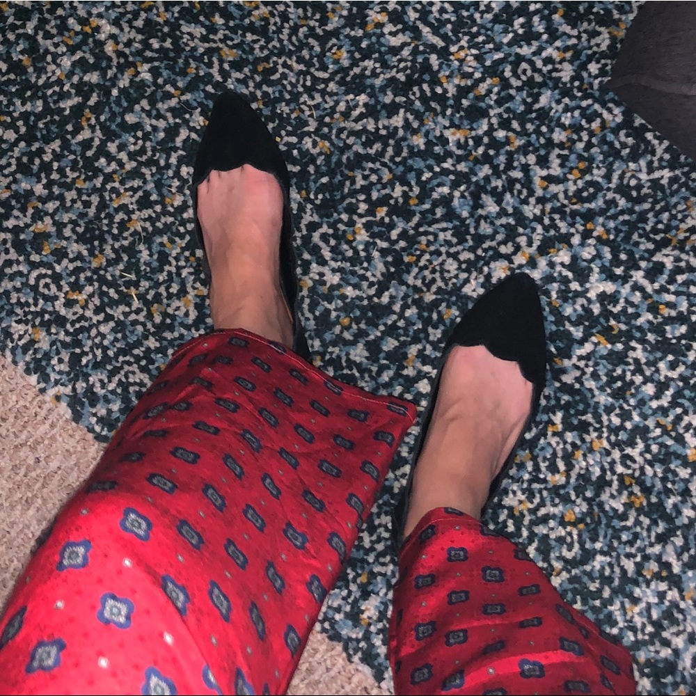 MIA black scalloped flats, never been worn!